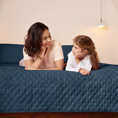 Exclusivo Mezcla California King Quilt Set with Pillow Shams - Navy Blue 112x104