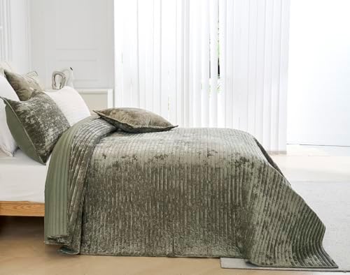 COCOPLOCEUS 3-Piece Velvet King Quilt Set Army Green