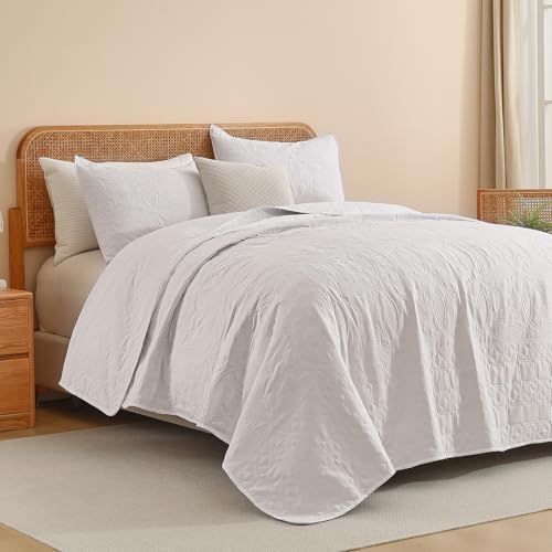 Yogeneg 3Piece Queen Quilt Set with Geometric Coin Pattern