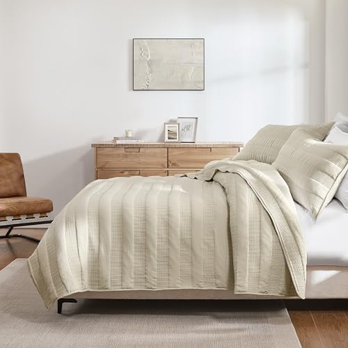 HomeSerene Beige Striped Cal King Quilt Set 1