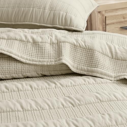HomeSerene Beige Striped Cal King Quilt Set 1