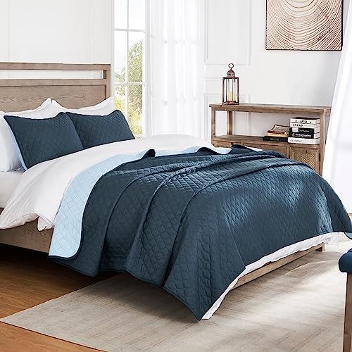 Exclusivo Mezcla California King Quilt Set with Pillow Shams - Navy Blue 112x104