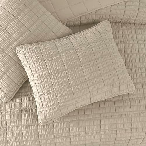 ROARINGWILD Seersucker Beige Quilt Set with Pillow Shams