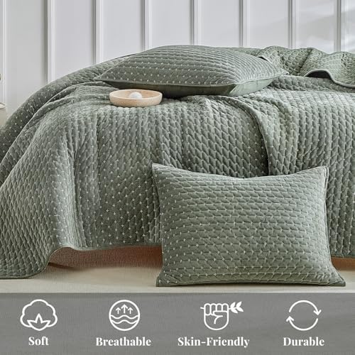 WARMDERN Velvet Quilt Set King Size Green 106 x 96