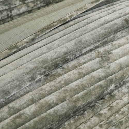 COCOPLOCEUS 3-Piece Velvet King Quilt Set Army Green