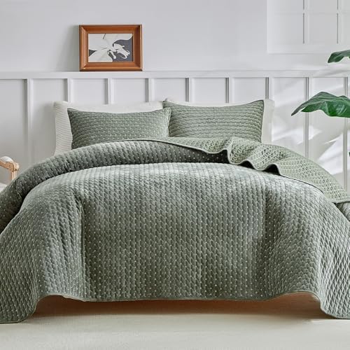 WARMDERN Velvet Quilt Set King Size Green 106 x 96