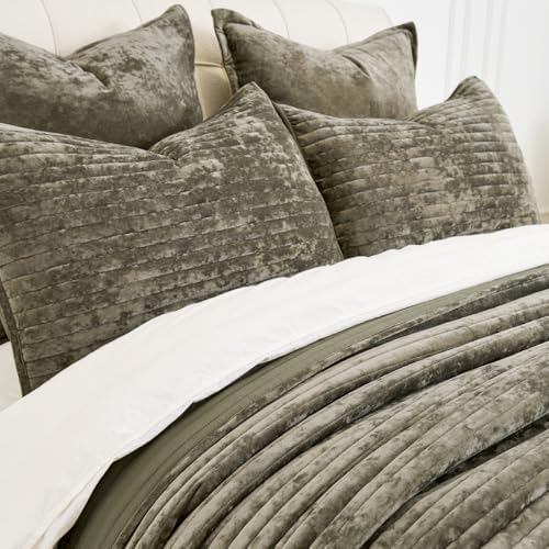 COCOPLOCEUS 3-Piece Velvet King Quilt Set Army Green