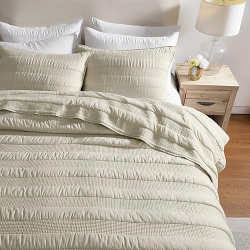 HomeSerene Beige Striped Cal King Quilt Set 1