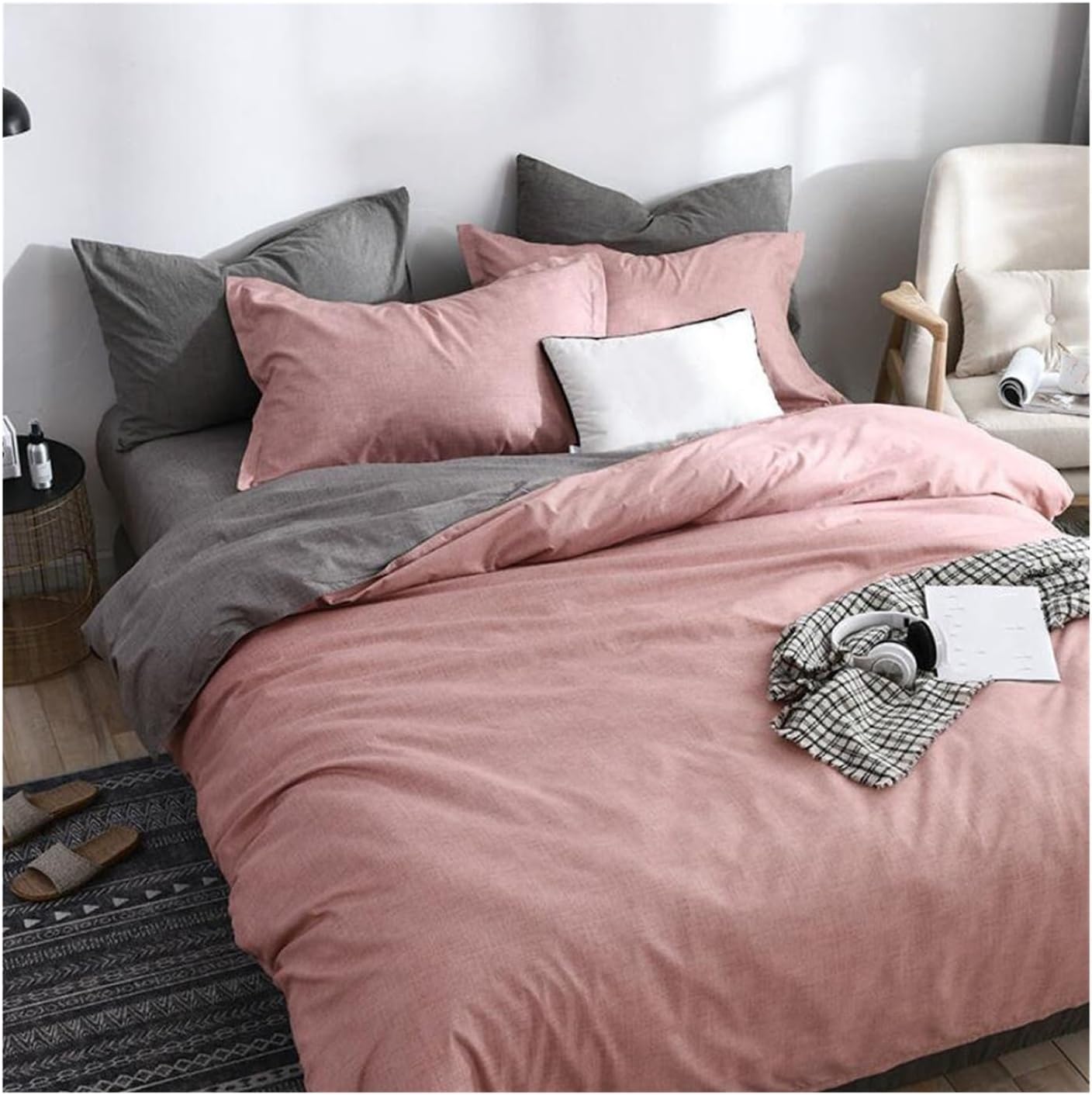 Luxury Bedroom Dormitory Set with Soft Sheets and Quilt Cover