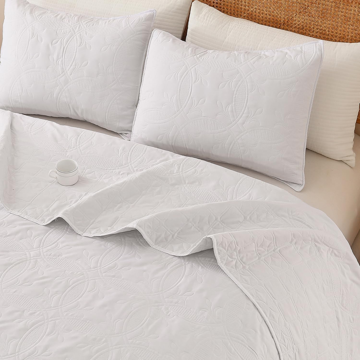 Yogeneg 3Piece Queen Quilt Set with Geometric Coin Pattern