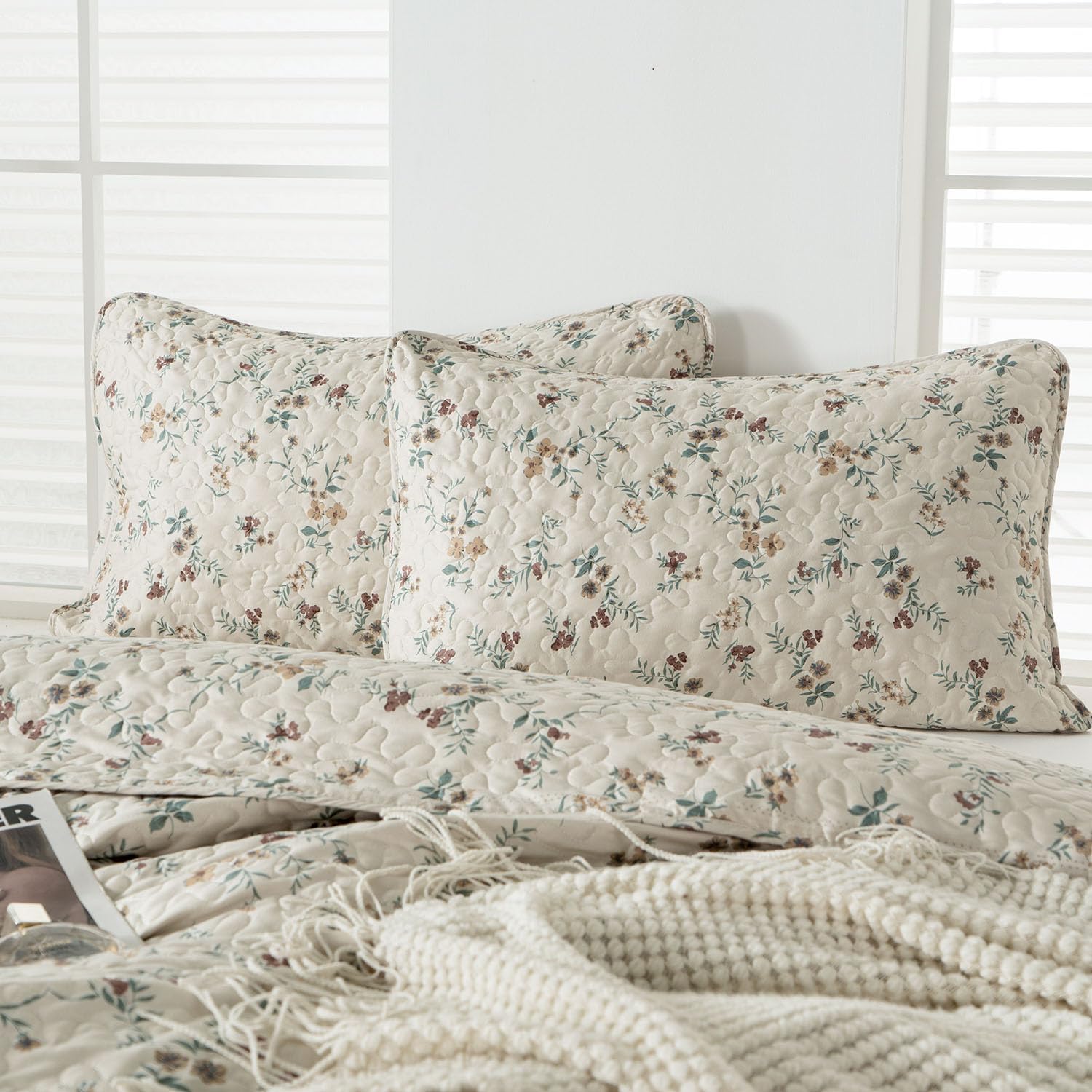 TISPLR Floral Queen Size 3 Piece Bedspread Set