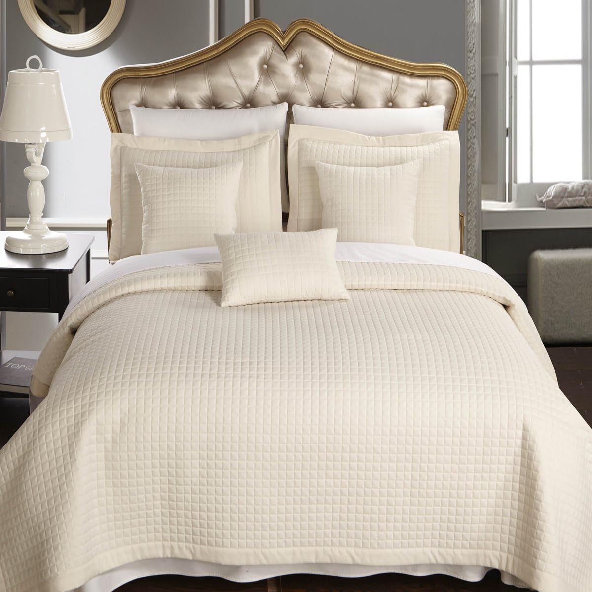 Royal Hotel Bedding Quilt Set Cal-King Ivory Checkered 1