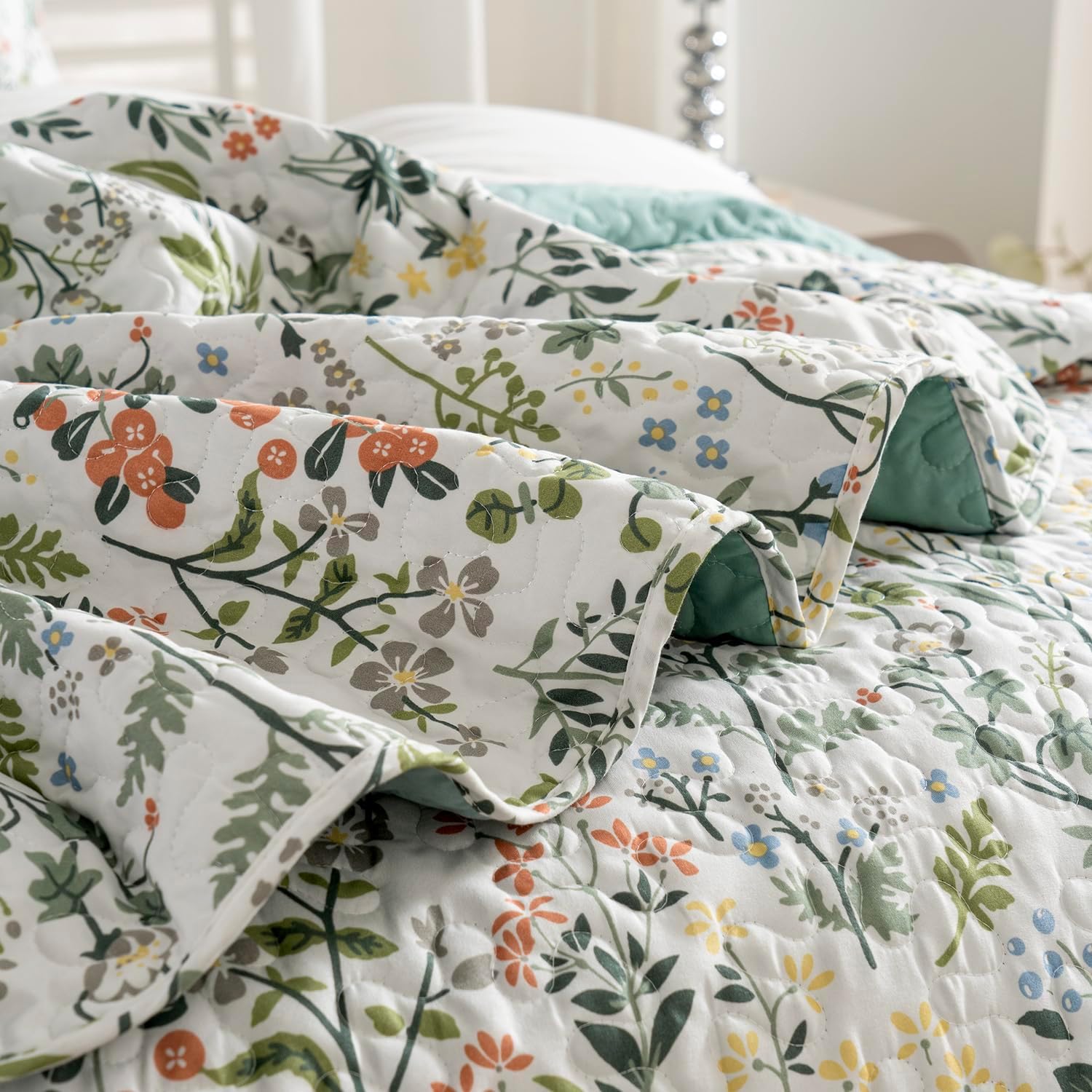 TISPLR Floral Quilt King Set 3 Pieces
