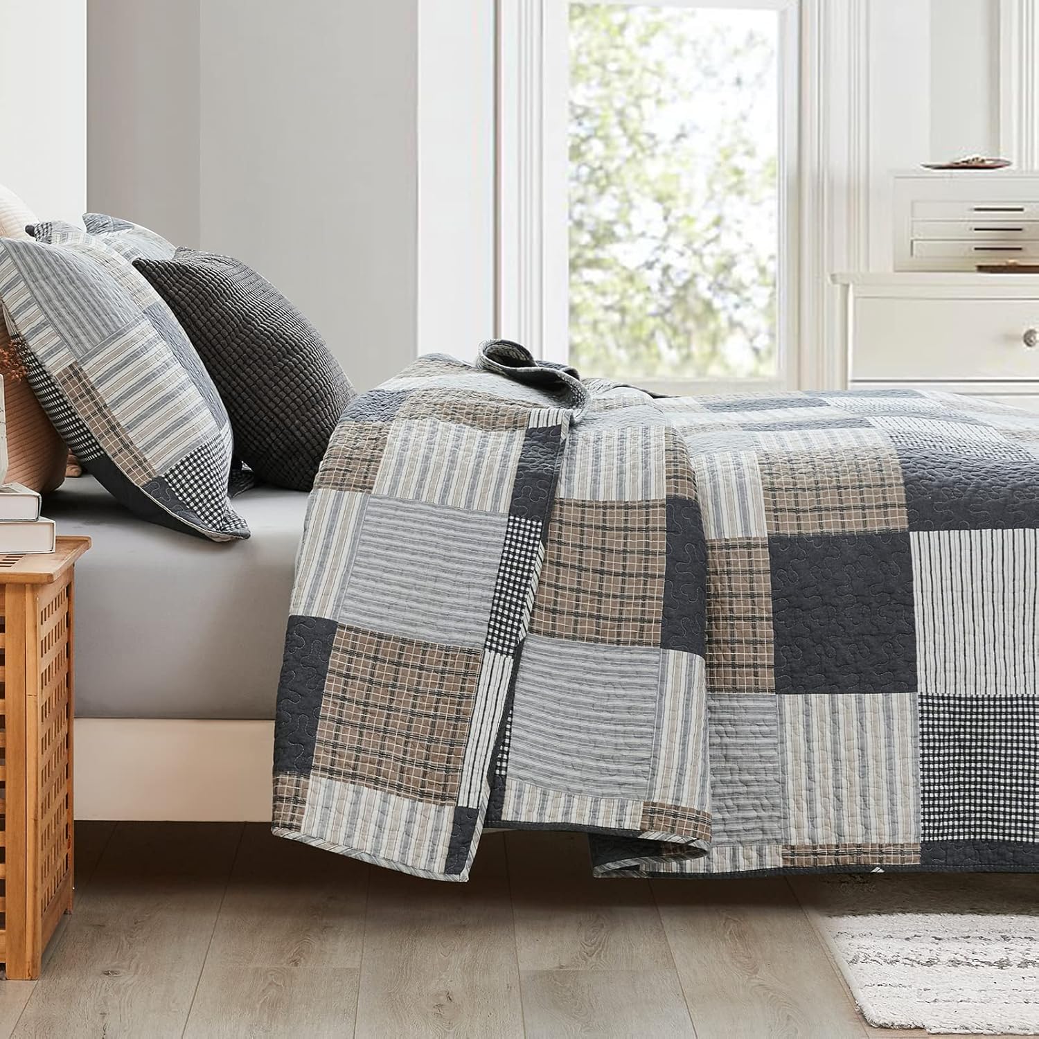 Pangushan Queen Size Patchwork Plaid Quilt Set