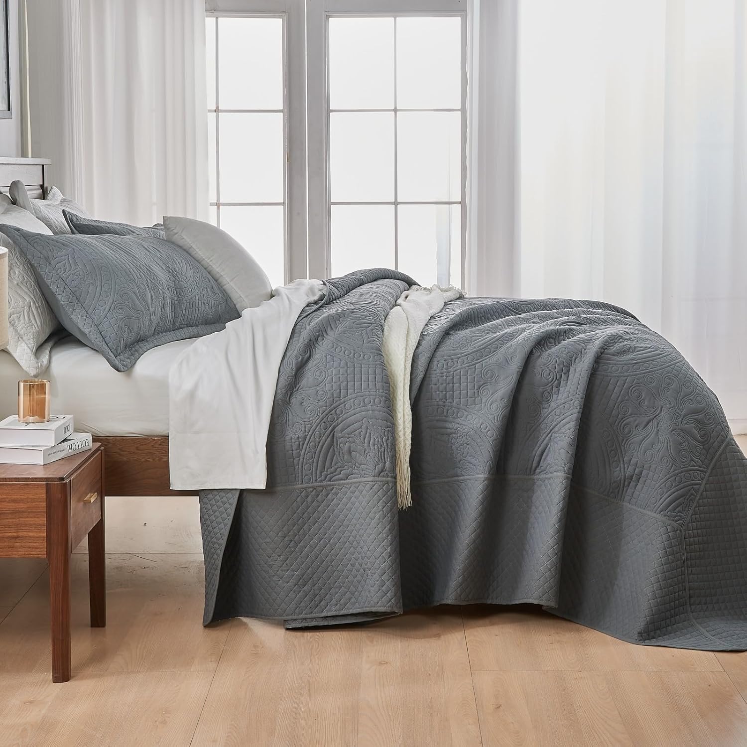 Qucover King Size Bedspread 3-Piece Set Dark Grey Persian Pattern