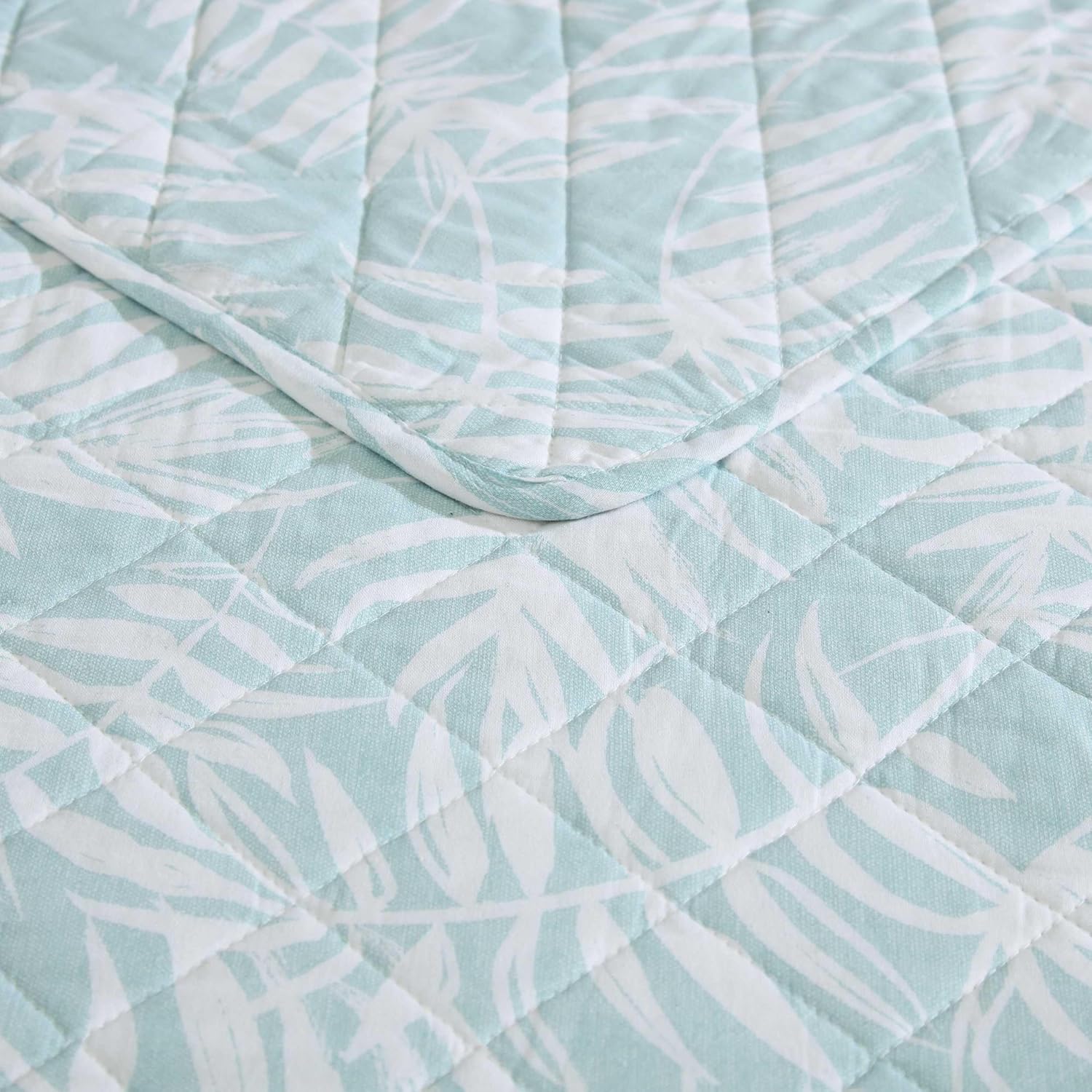 Tommy Bahama Queen Quilt Set with Shams