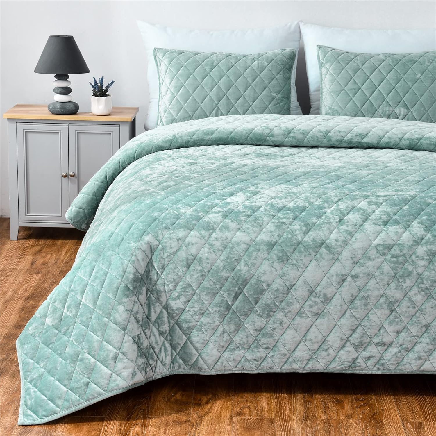 Fredsure Distressed Velvet Quilt Set - Sage Green King 3 Piece