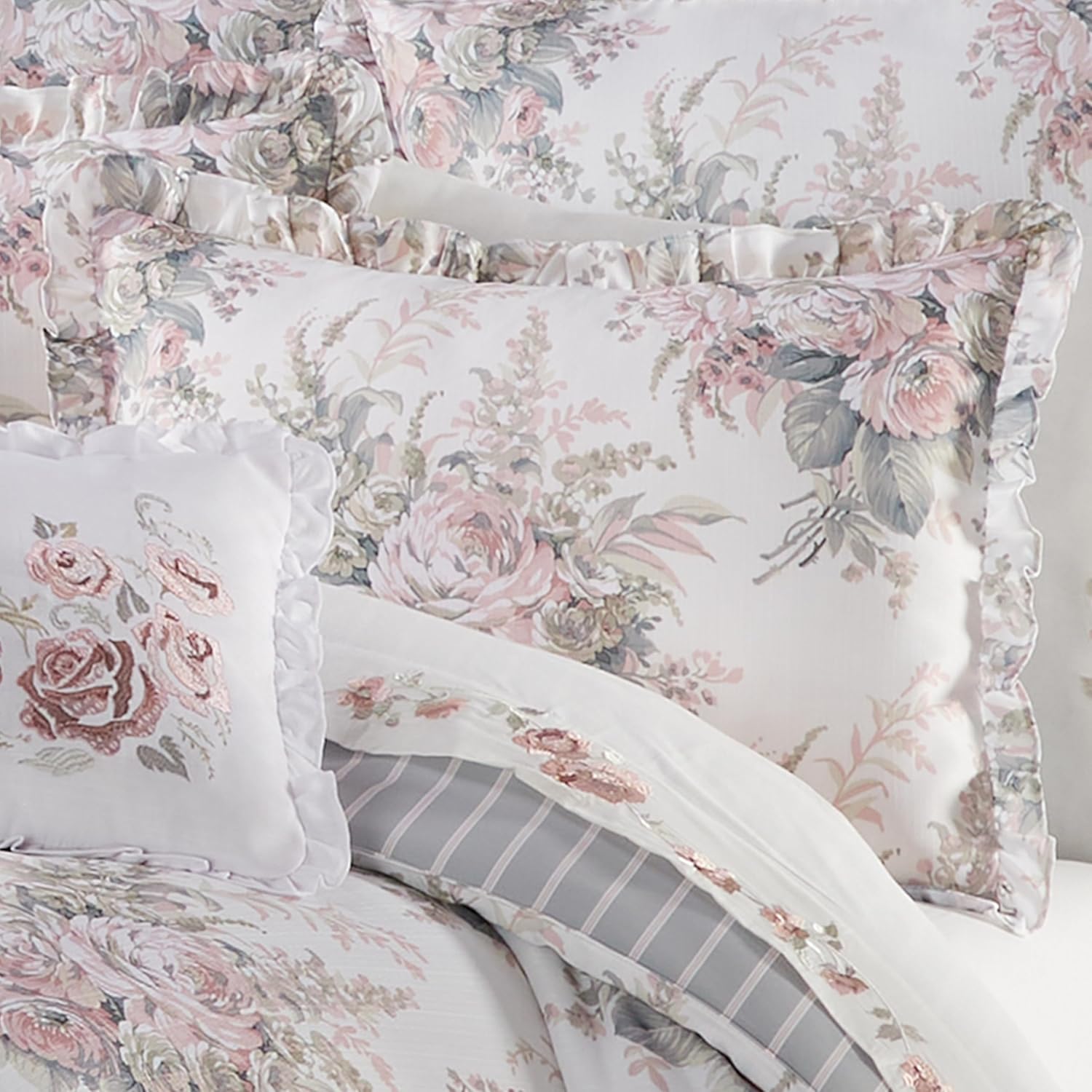 Royal Court Estelle Five Queen Cal King Quilt Set Blush 104X90