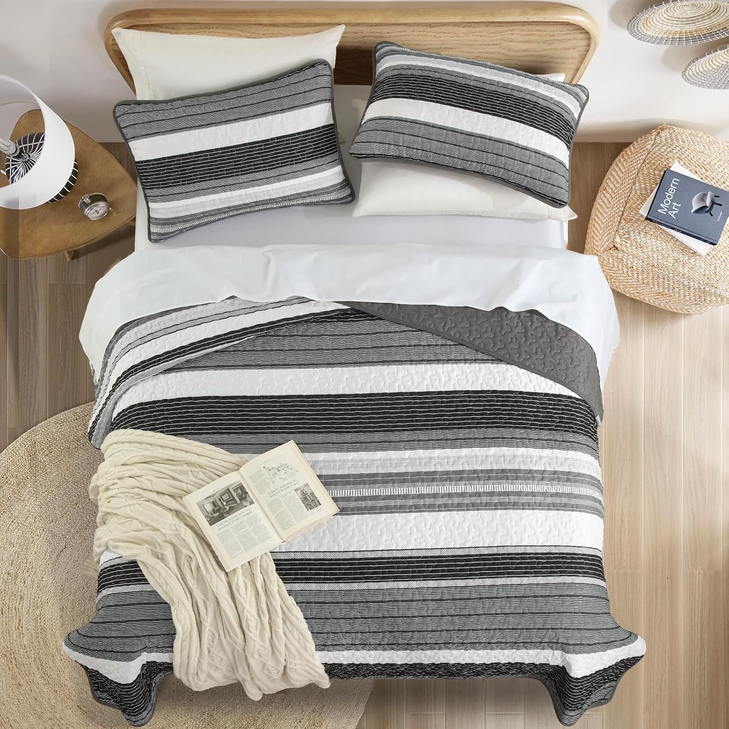 Djoymock King Size Striped Patchwork Quilt Set