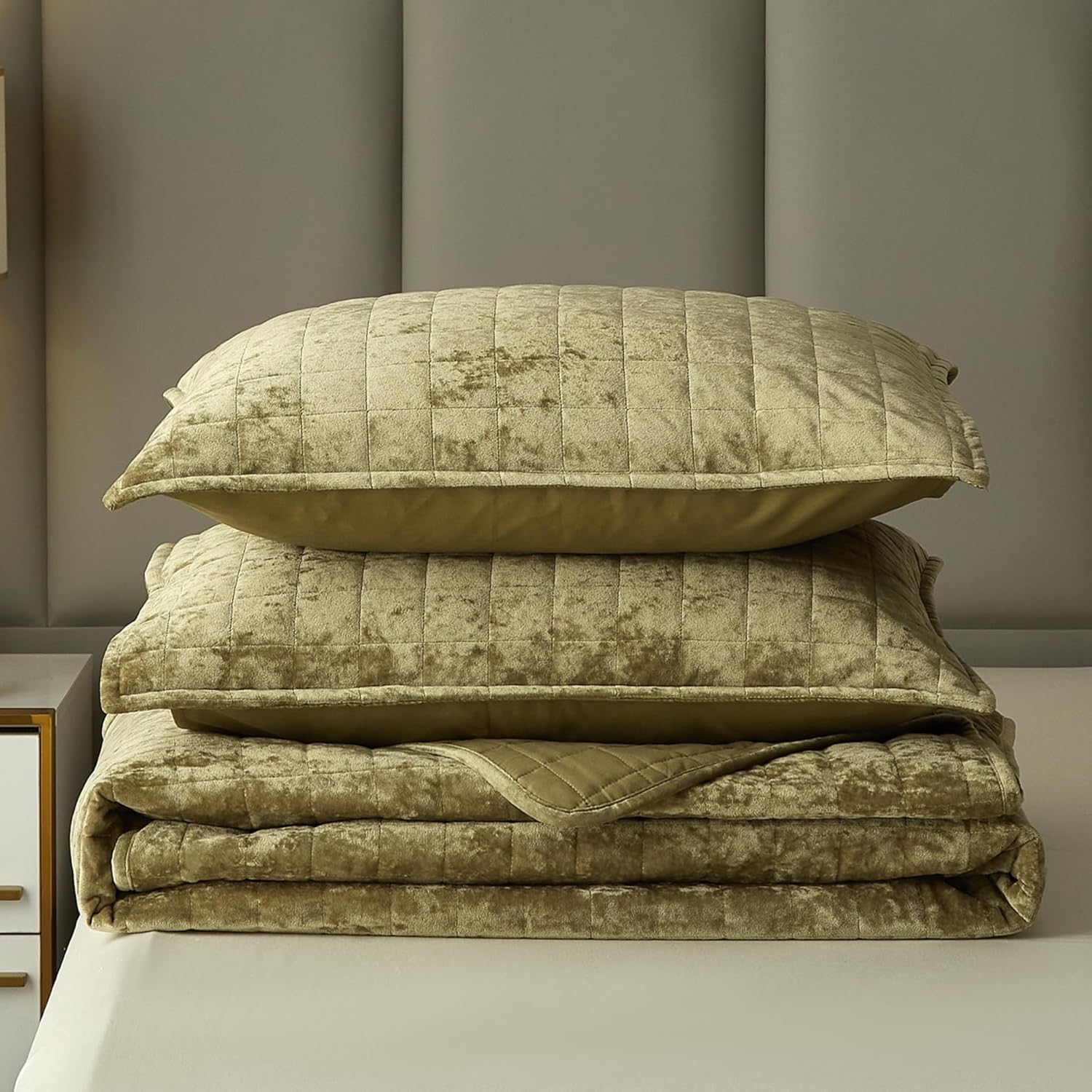 Eazlyin Velvet Quilt Set King Size 104x90 Green 1