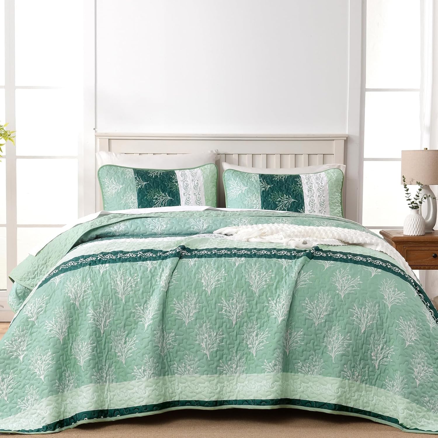 DJY Boho Quilt Set with 3 Pieces King Green Striped Floral Bedspread