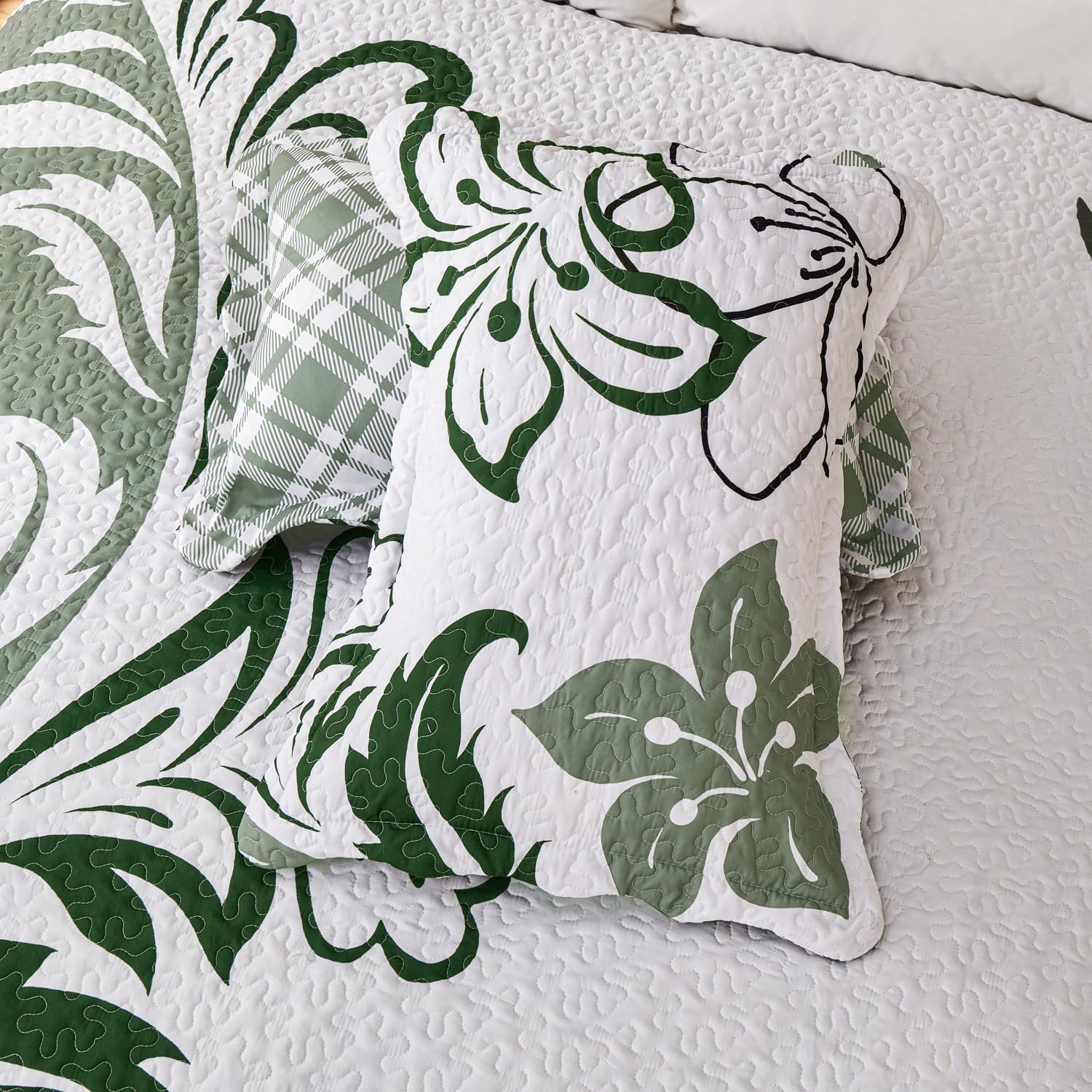 EVENHUG 4 Piece Floral Quilt Set Queen Size