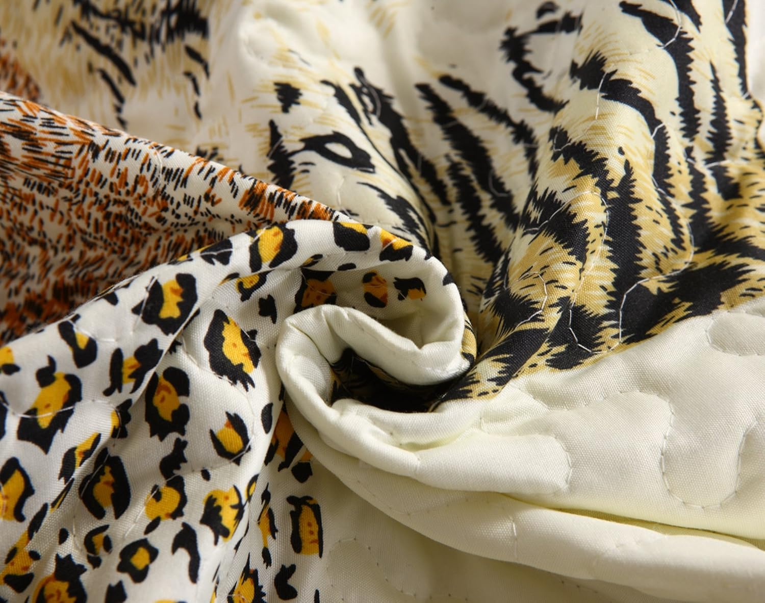 MarCielo 3 Piece Quilt Set Leopard Print Bedspread