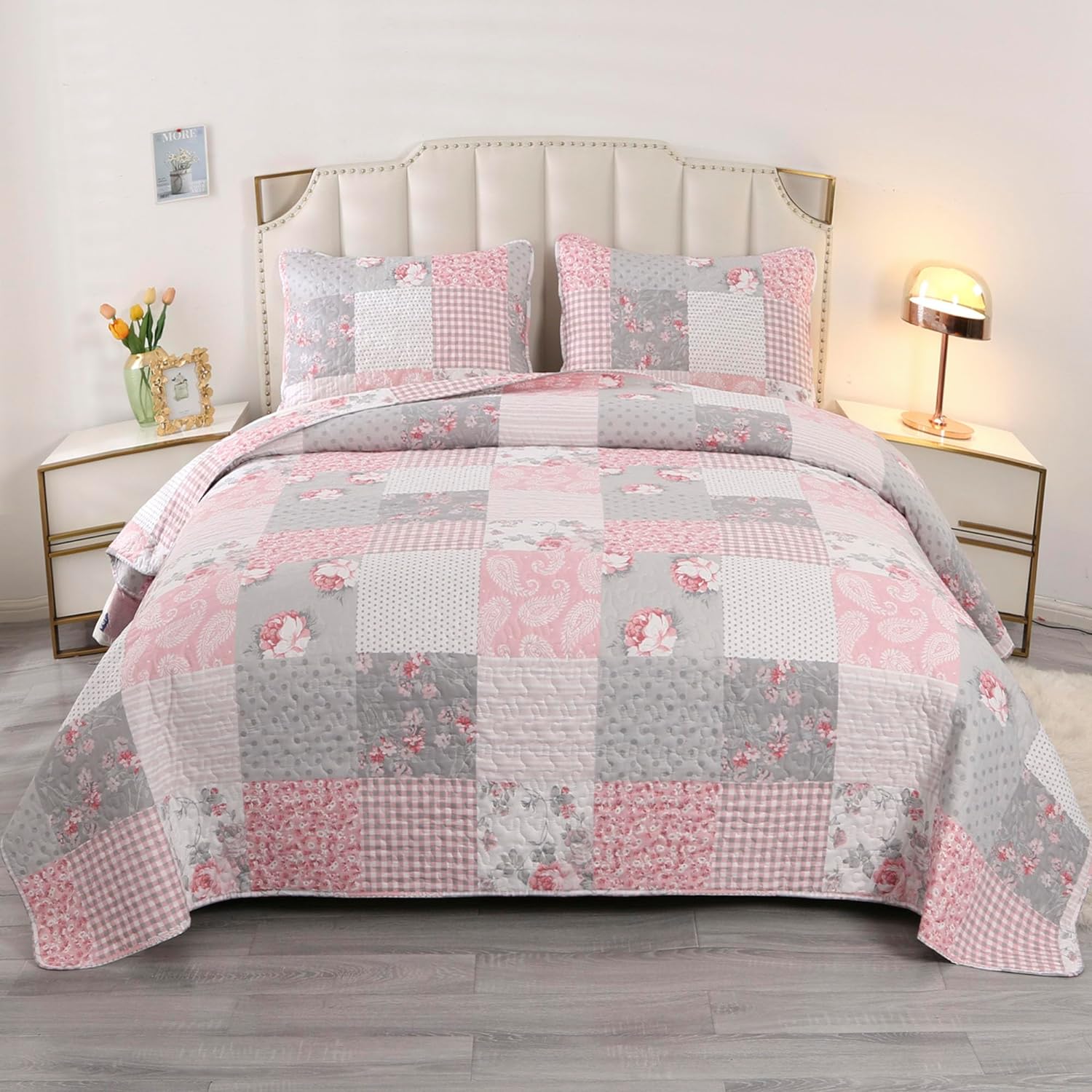 VIVILINEN King Size Reversible Quilt Set with Floral Patchwork