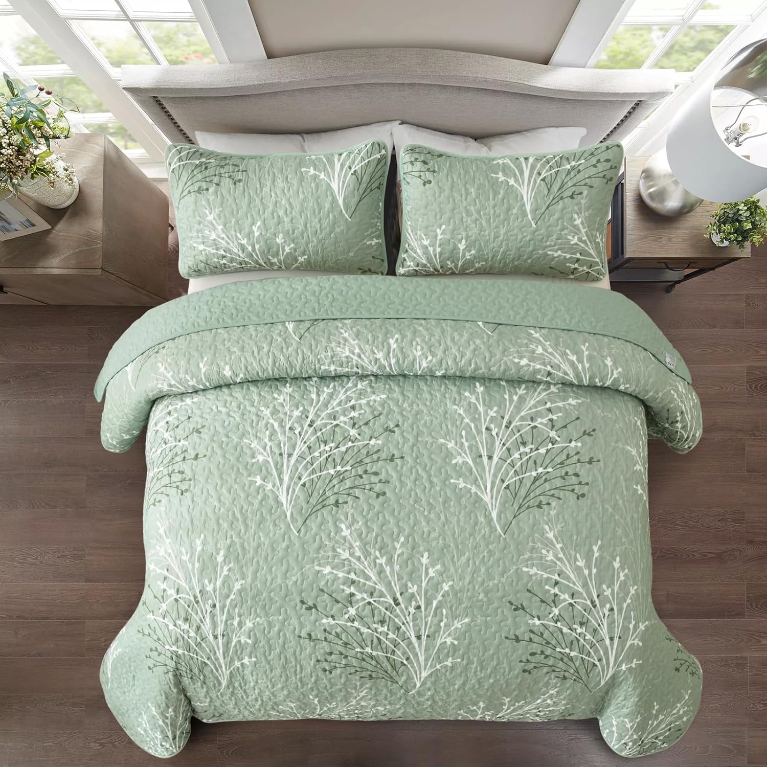 DJY Sage Green Floral Quilt Set California King