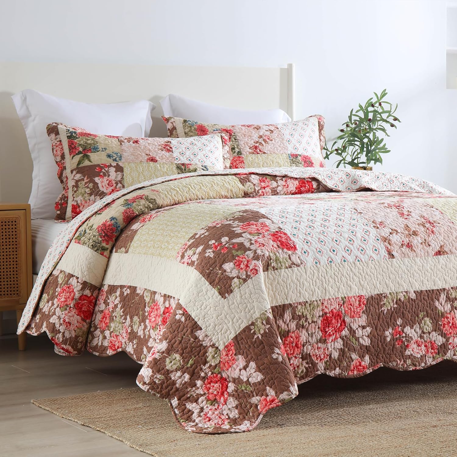 Travan Luxury Rose Patchwork Quilt Set Queen