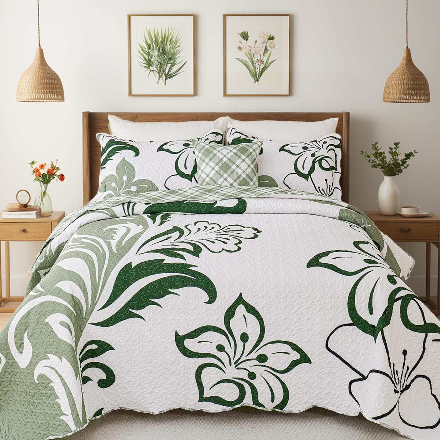 EVENHUG 4 Piece Floral Quilt Set Queen Size