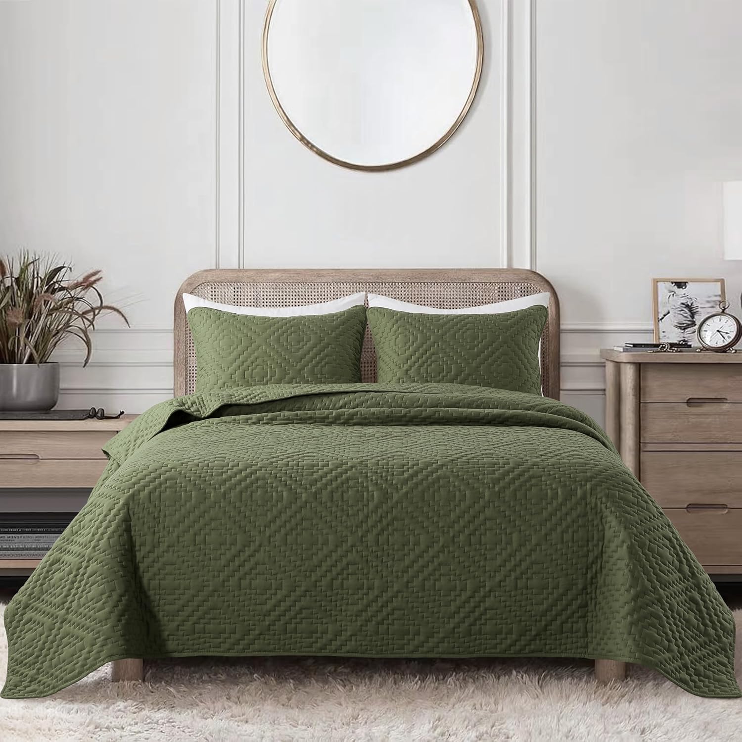 Olive Green Queen Quilt Set with Pillow Shams 3 Piece