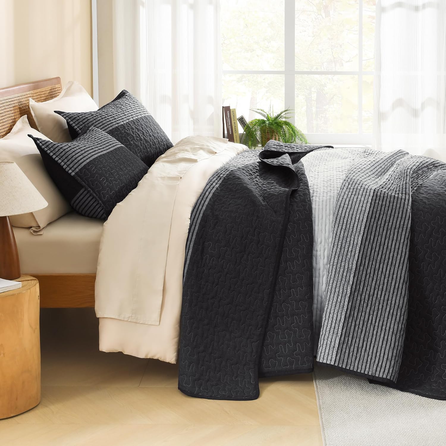 Litanika California King Quilt Set Stripe Design