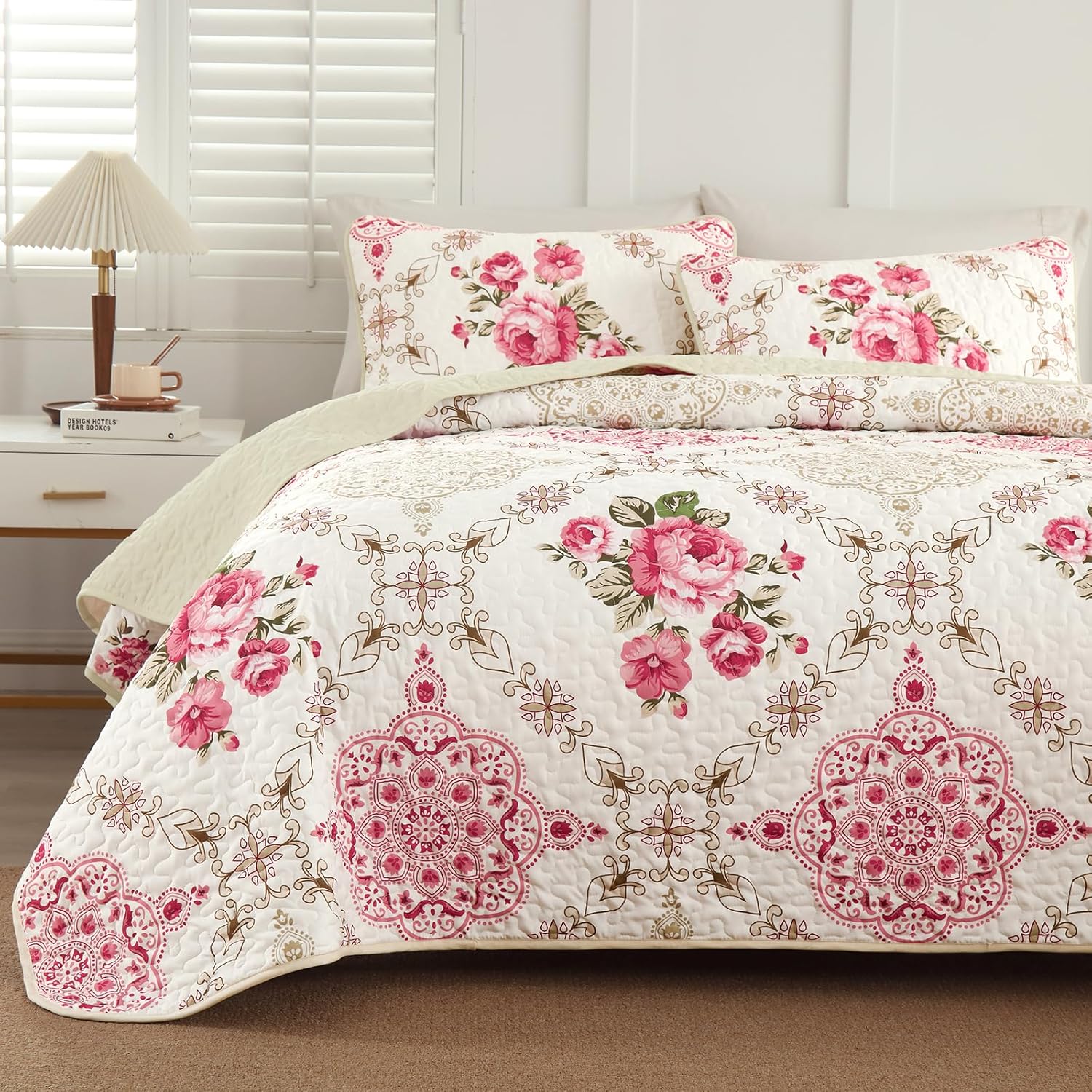 Menghomeus Pink Big Floral Reversible Quilt Set