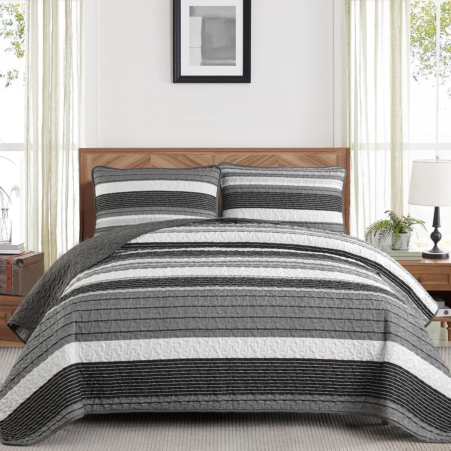 Djoymock King Size Striped Patchwork Quilt Set