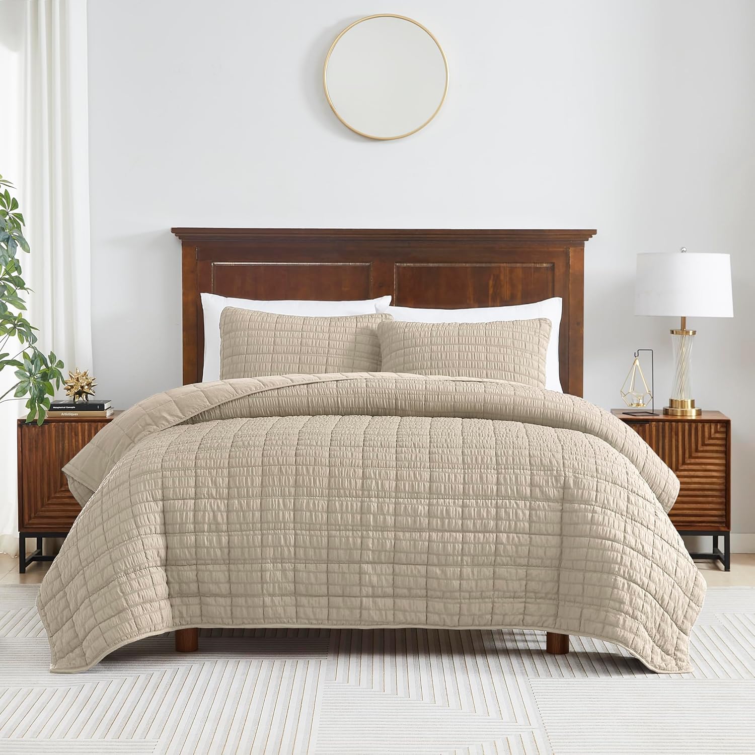 ROARINGWILD Seersucker Beige Quilt Set with Pillow Shams