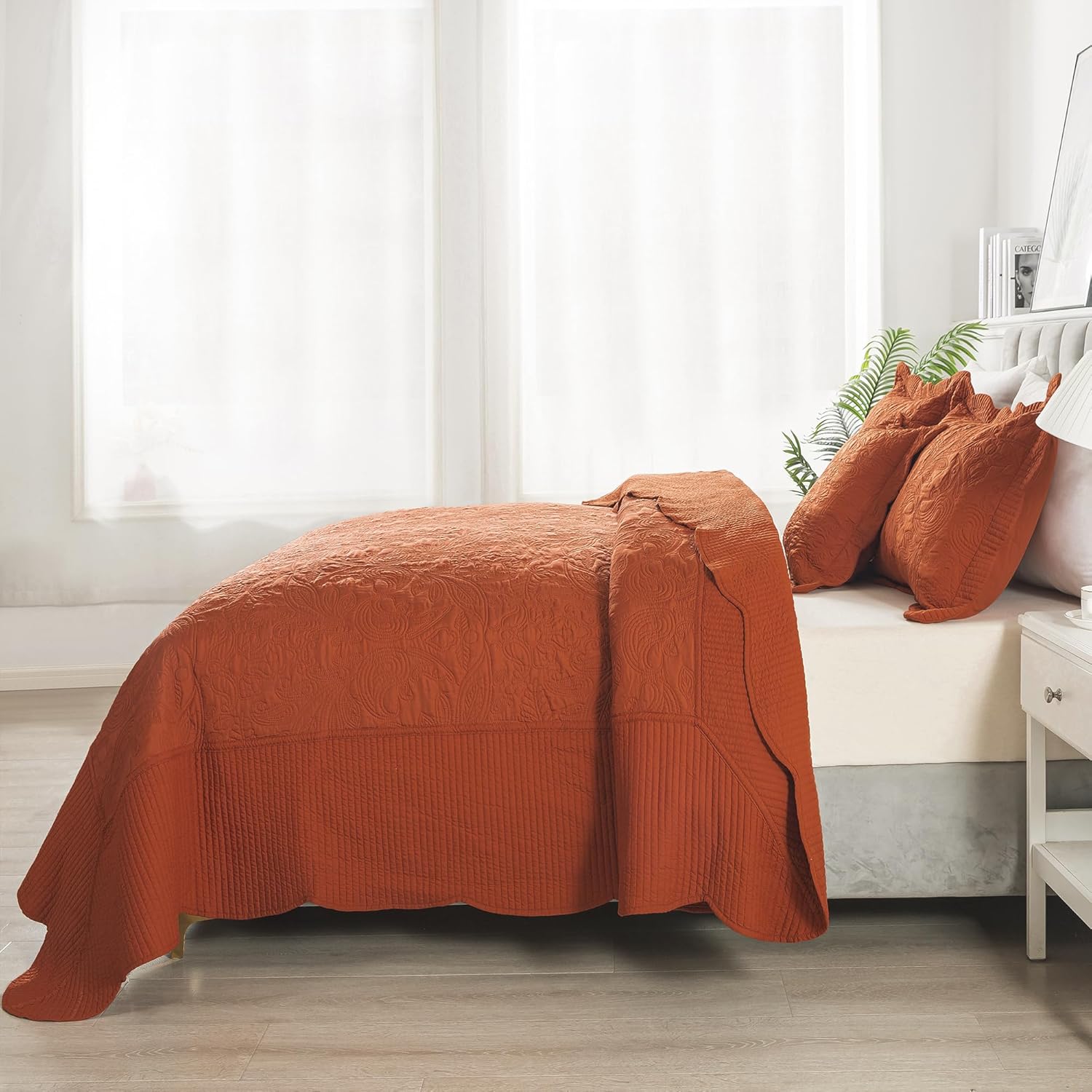 HoneiLife Oversized King Quilt Set - 128x120 Cal King 4-Piece