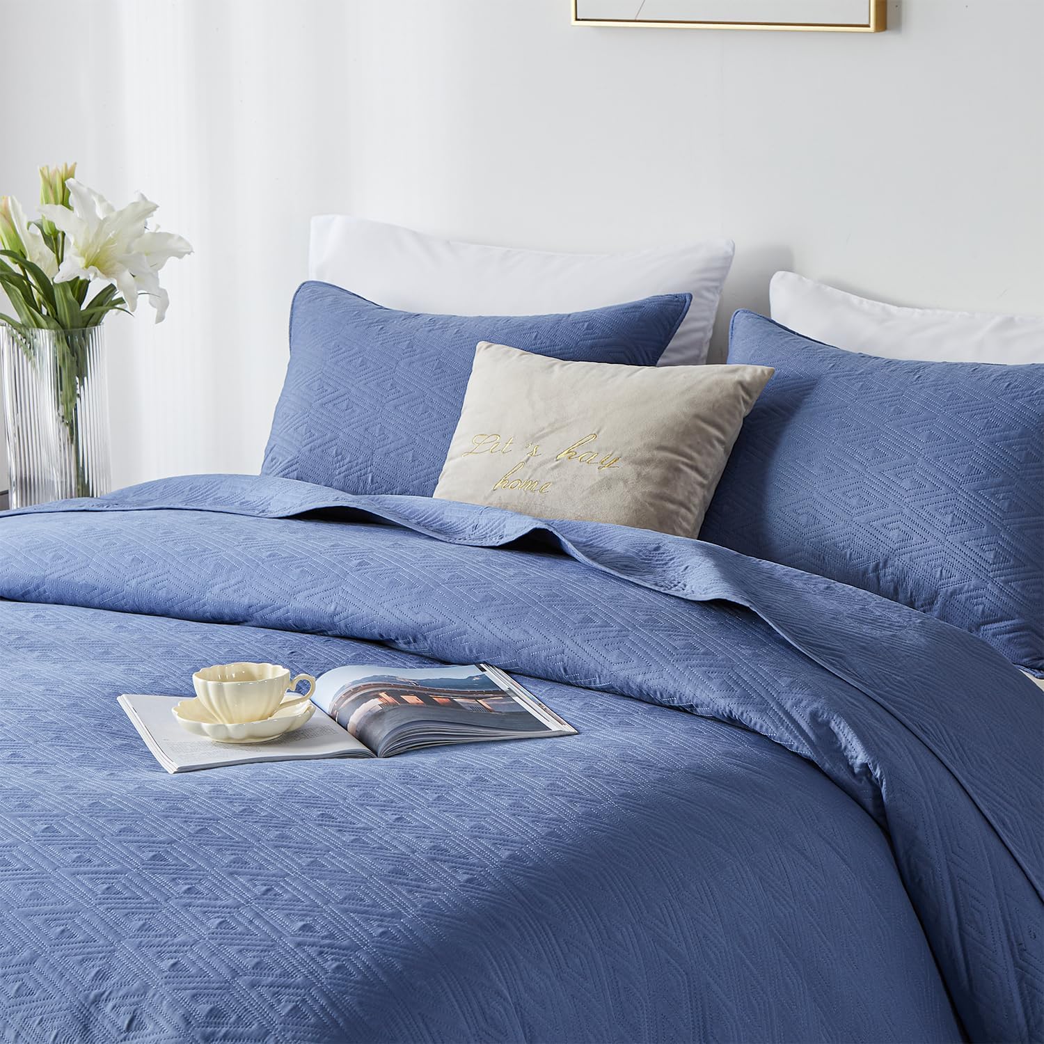 Decoreagy King Size Quilt Set with Diamond Pattern