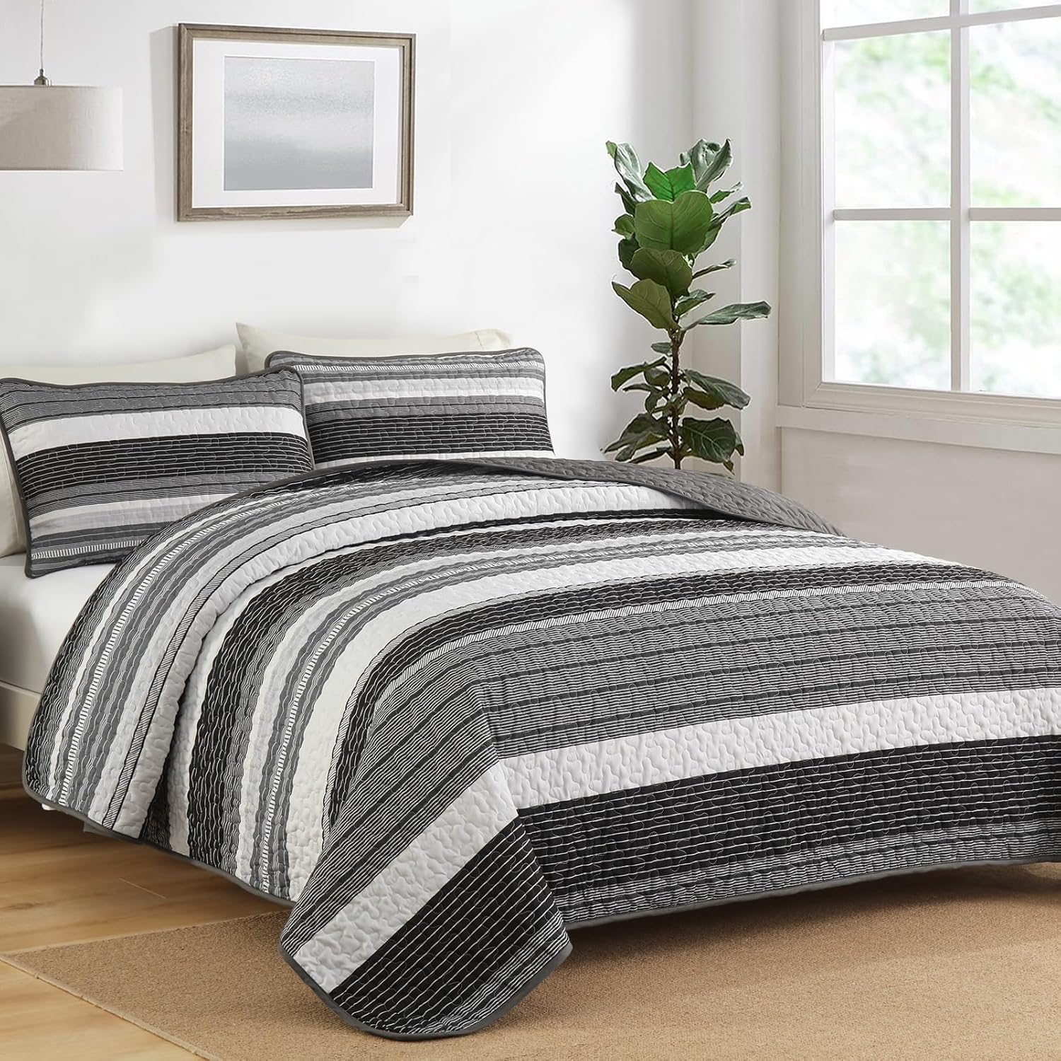 Djoymock King Size Striped Patchwork Quilt Set