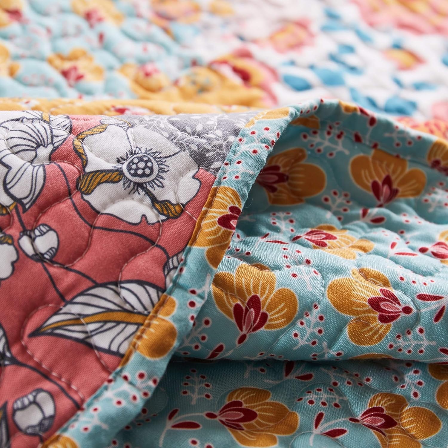 Greenland Home Carlie Modern Floral Reversible Quilt Set 3-Piece