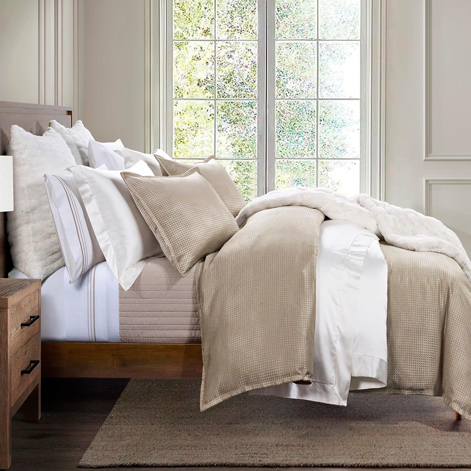 HiEnd Accents Sydney 3 Piece Super King Comforter Set