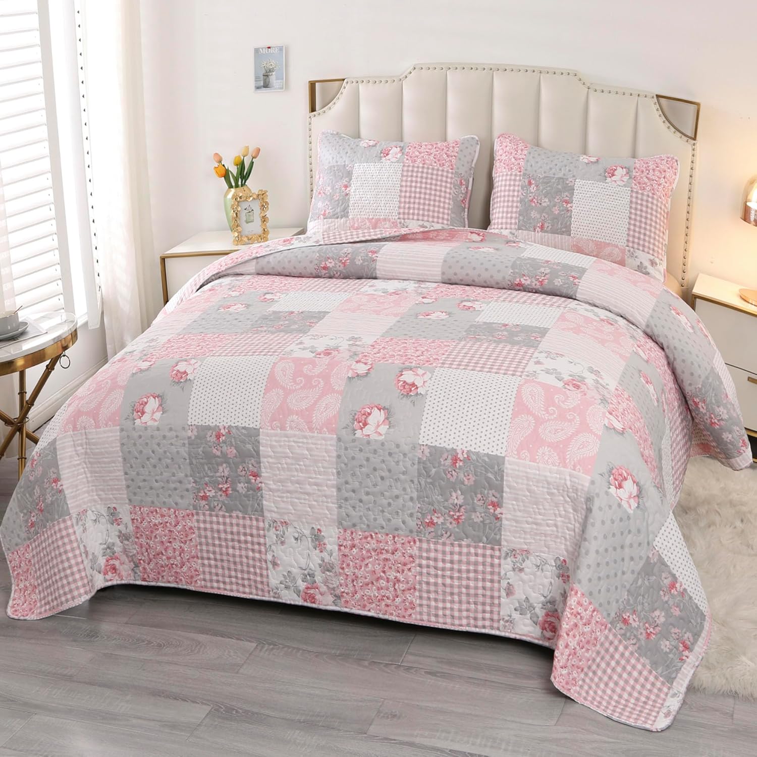 VIVILINEN King Size Reversible Quilt Set with Floral Patchwork