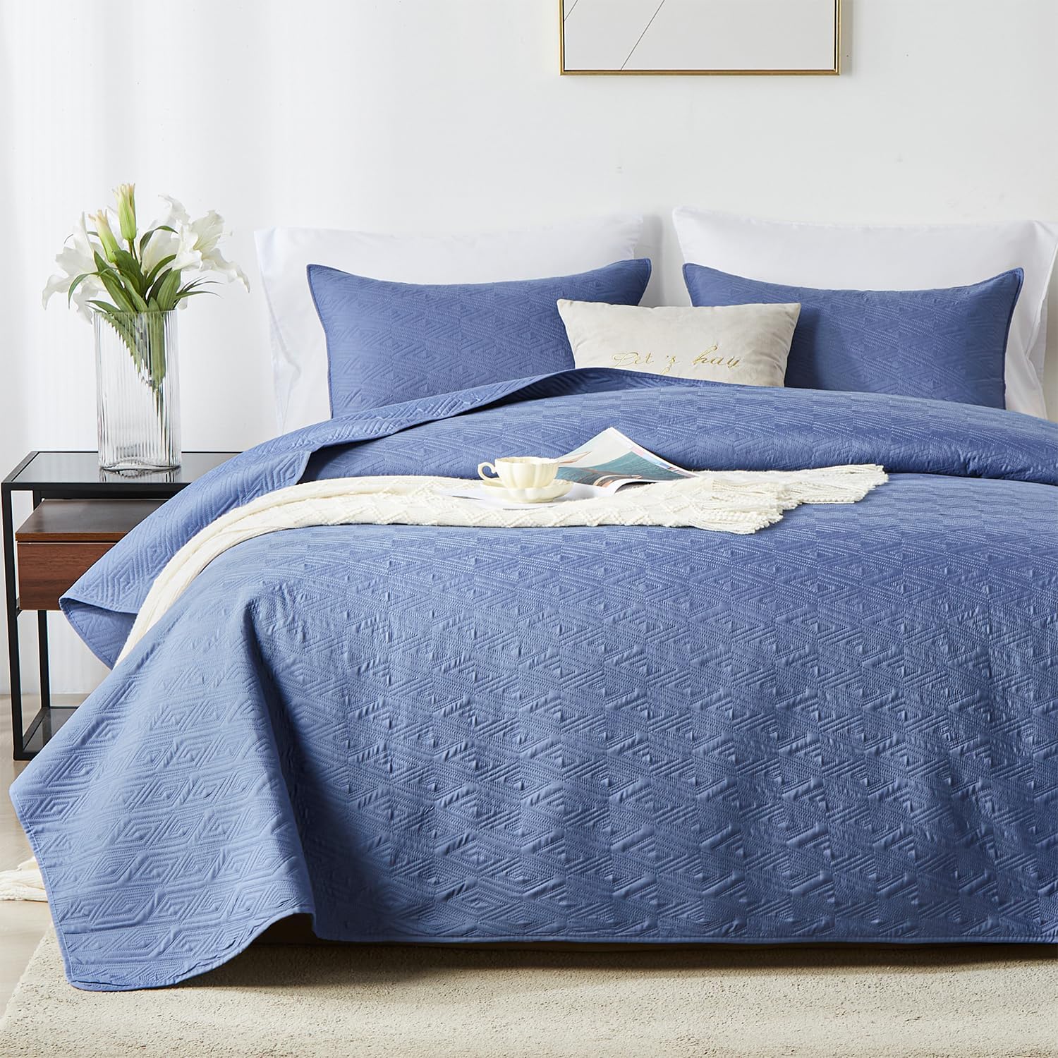 Decoreagy King Size Quilt Set with Diamond Pattern