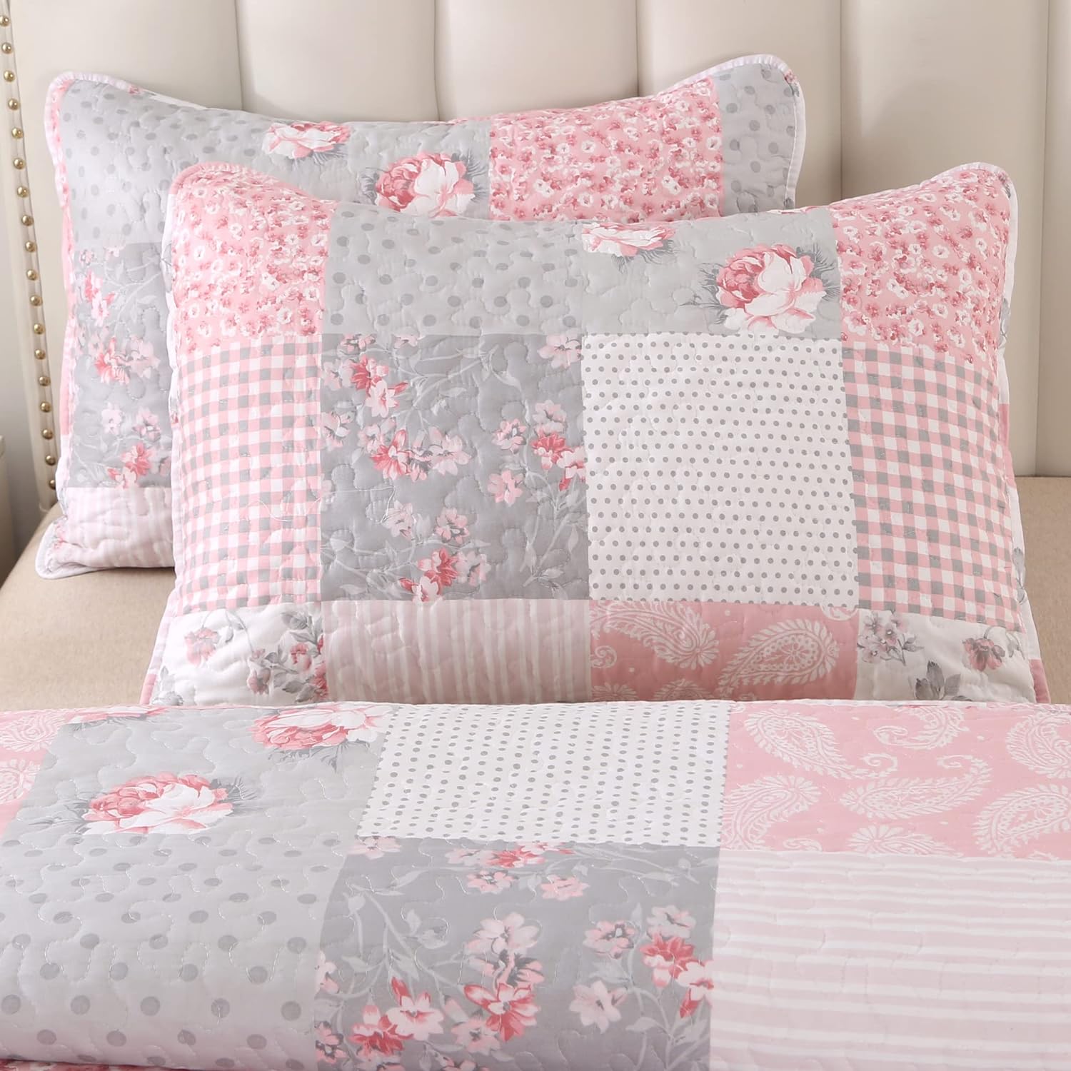 VIVILINEN King Size Reversible Quilt Set with Floral Patchwork