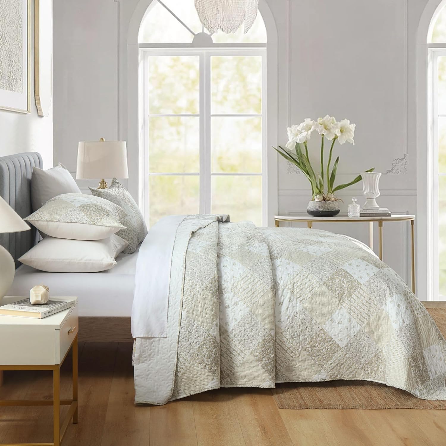 Boryard Queen Size Quilt Set with Reversible Design