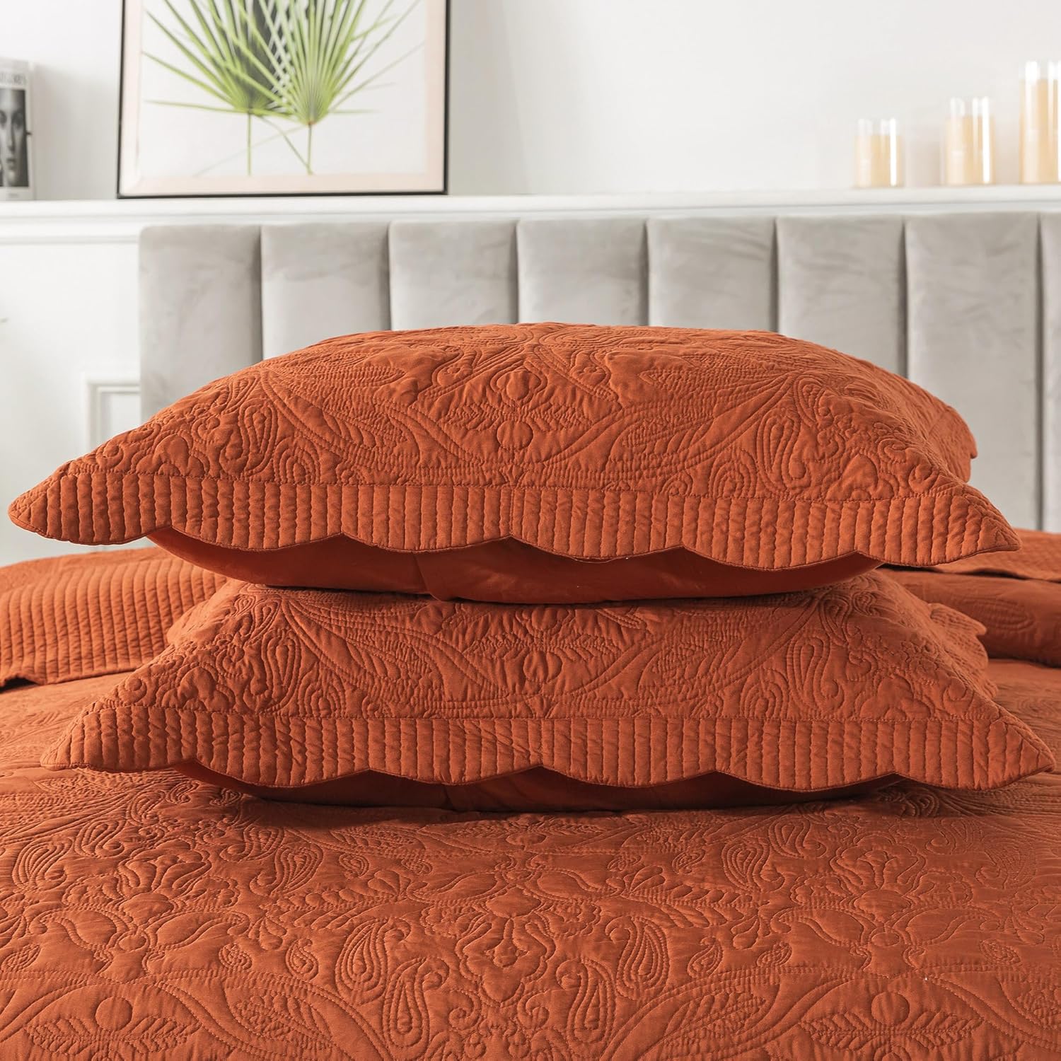HoneiLife Oversized King Quilt Set - 128x120 Cal King 4-Piece
