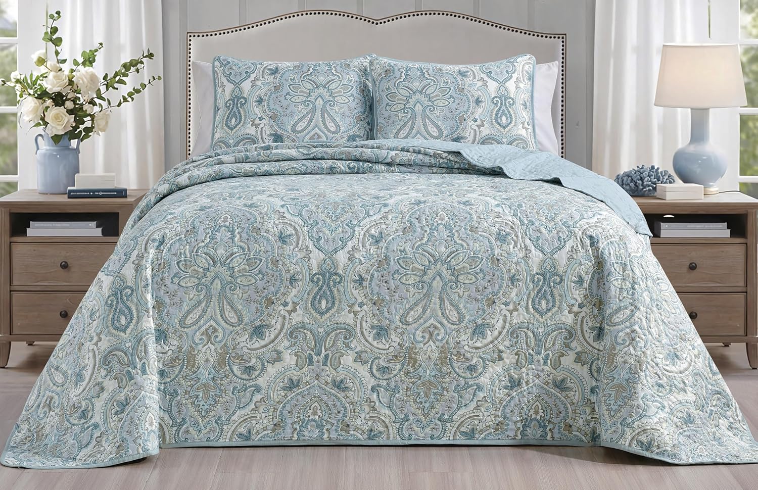 Grand Linen King Quilt Set with Paisley Design