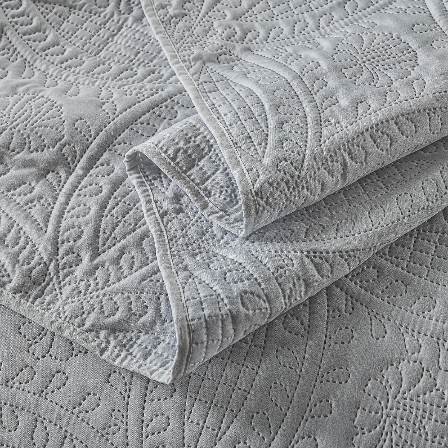 Boryard 3-Piece California King Quilt Set with Pillow Shams Grey