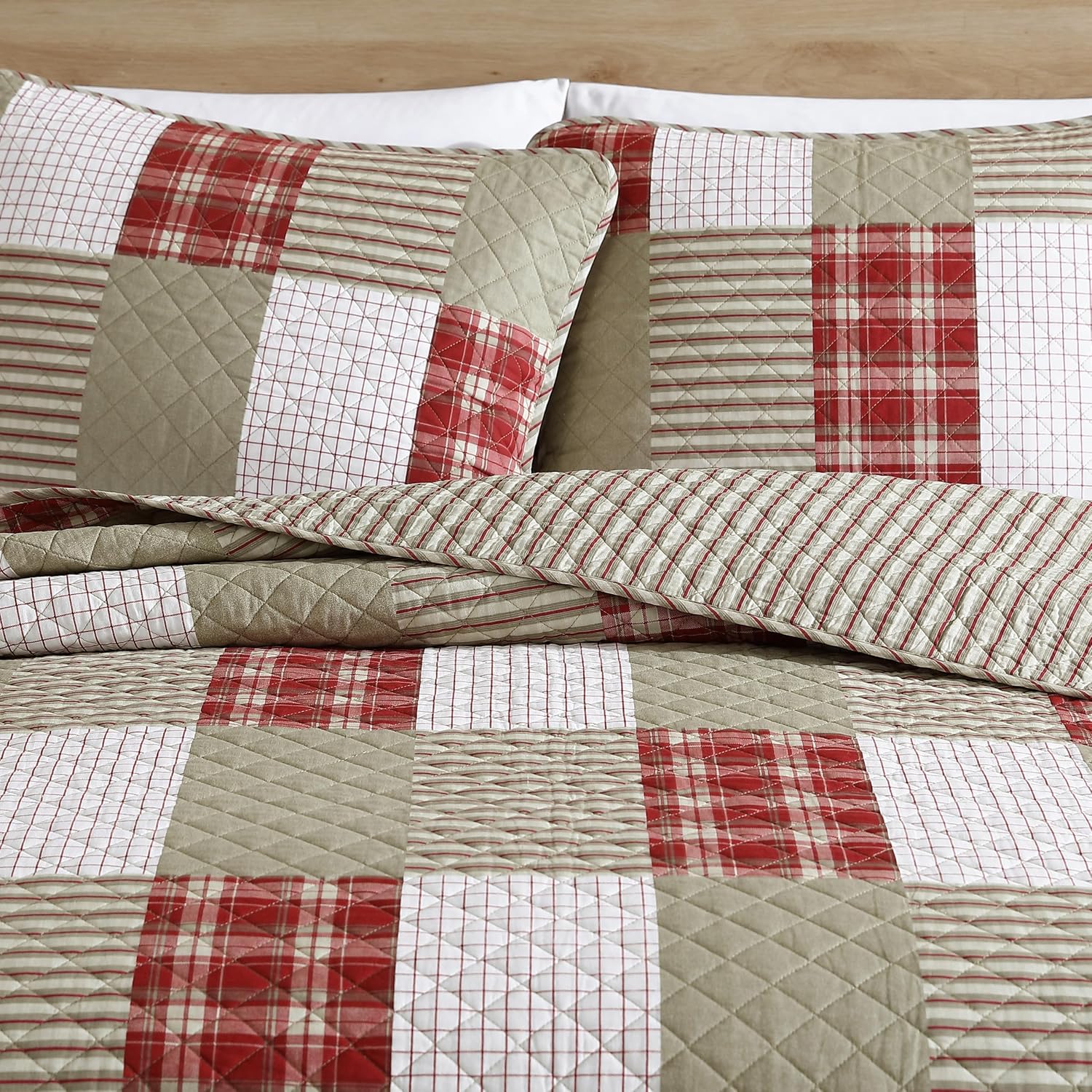 Eddie Bauer Queen Quilt Set in Camano Island Red