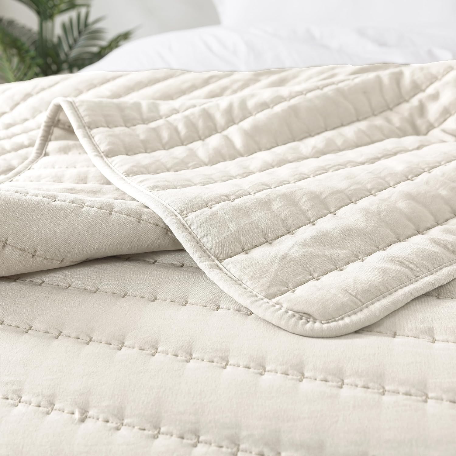 ROARINGWILD Ivory Oversized Quilt Bedding Set with 2 Shams
